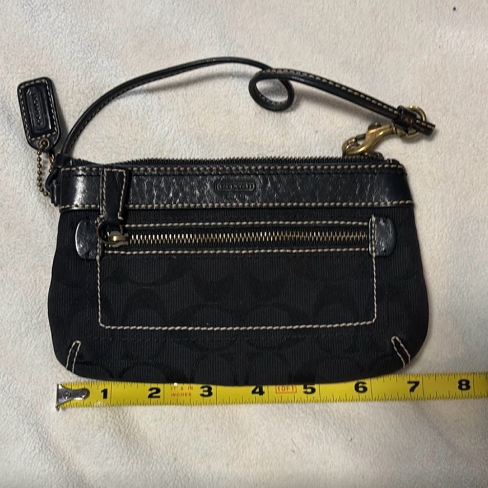 COACH Vintage Signature Jacquard Wristlet Black - Picture 7 of 8